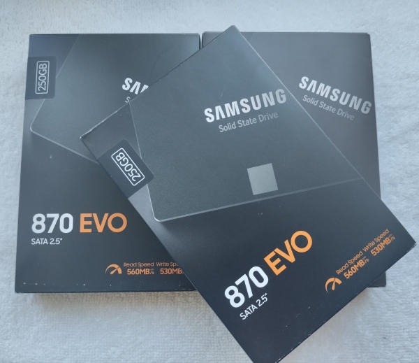 Технопапа · Твердотельный накопитель Samsung 870 EVO 250 ГБ SATA MZ-77E250BW (MZ-77E250BW). Оригинал.